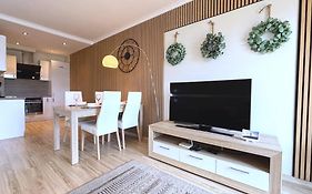 Apartamenty Bryza - Debina